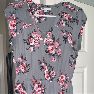 NWOT gray floral dress WITH POCKETS!